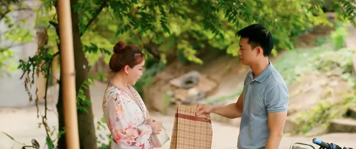 Làng trong phố - Tập 13: Không chấp nhận mãi là tiểu tam, Nhung muốn lên chính thất - Ảnh 19. Làng trong phố - Tập 13: Không chấp nhận mãi là tiểu tam, Nhung muốn lên chính thất - Ảnh 19.