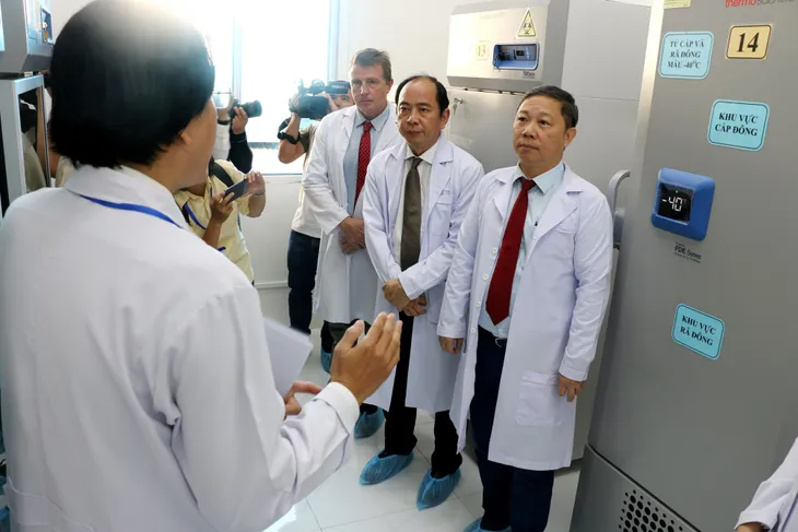 TP Hồ Chí Minh có ngân hàng huyết thanh quy mô lưu trữ 450.000 mẫu - Ảnh 1. TP Hồ Chí Minh có ngân hàng huyết thanh quy mô lưu trữ 450.000 mẫu - Ảnh 1.