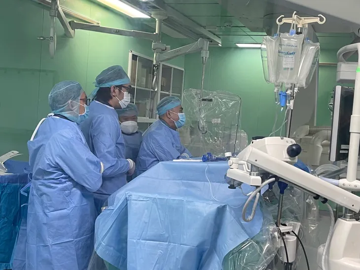 Bật báo động đỏ liên viện, cứu sống bệnh nhân ngưng tuần hoàn hô hấp - Ảnh 1.