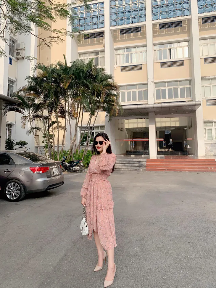 Ảnh đời thực quyến rũ của cô nàng tiểu tam phim Làng trong phố - Ảnh 16. Ảnh đời thực quyến rũ của cô nàng tiểu tam phim Làng trong phố - Ảnh 16.