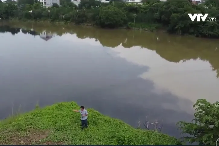 Nước kênh Bắc Hưng Hải đã tới giới hạn đỏ - Ảnh 1. Nước kênh Bắc Hưng Hải đã tới giới hạn đỏ - Ảnh 1.