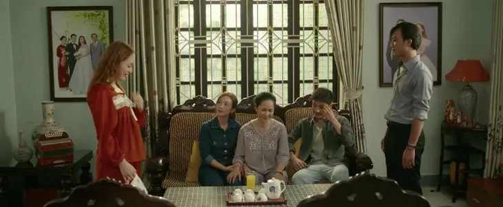 Gia đình mình vui bất thình lình - Tập 48: Rũ bỏ quá khứ để sống thanh thản, Phương đâu hay Công mới là người đau nhất - Ảnh 1. Gia đình mình vui bất thình lình - Tập 48: Rũ bỏ quá khứ để sống thanh thản, Phương đâu hay Công mới là người đau nhất - Ảnh 1.