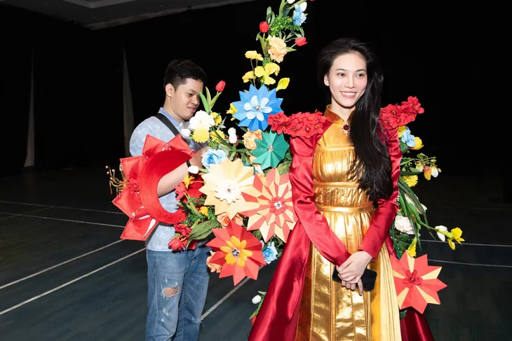 Nhiều nhà thiết kế trẻ tranh tài với phần thi trang phục dân tộc của Miss Grand Vietnam 2023 - Ảnh 7. Nhiều nhà thiết kế trẻ tranh tài với phần thi trang phục dân tộc của Miss Grand Vietnam 2023 - Ảnh 7.