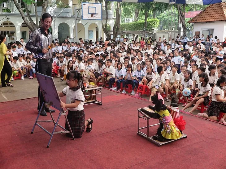 TP. Hồ Chí Minh sẵn sàng bước vào năm học mới - Ảnh 3. TP. Hồ Chí Minh sẵn sàng bước vào năm học mới - Ảnh 3.