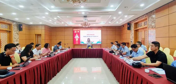 Vụ vũ công nhảy múa ở bãi biển Hạ Long: Phạt 12,5 triệu đồng, yêu cầu trang phục phù hợp - Ảnh 1. Vụ vũ công nhảy múa ở bãi biển Hạ Long: Phạt 12,5 triệu đồng, yêu cầu trang phục phù hợp - Ảnh 1.