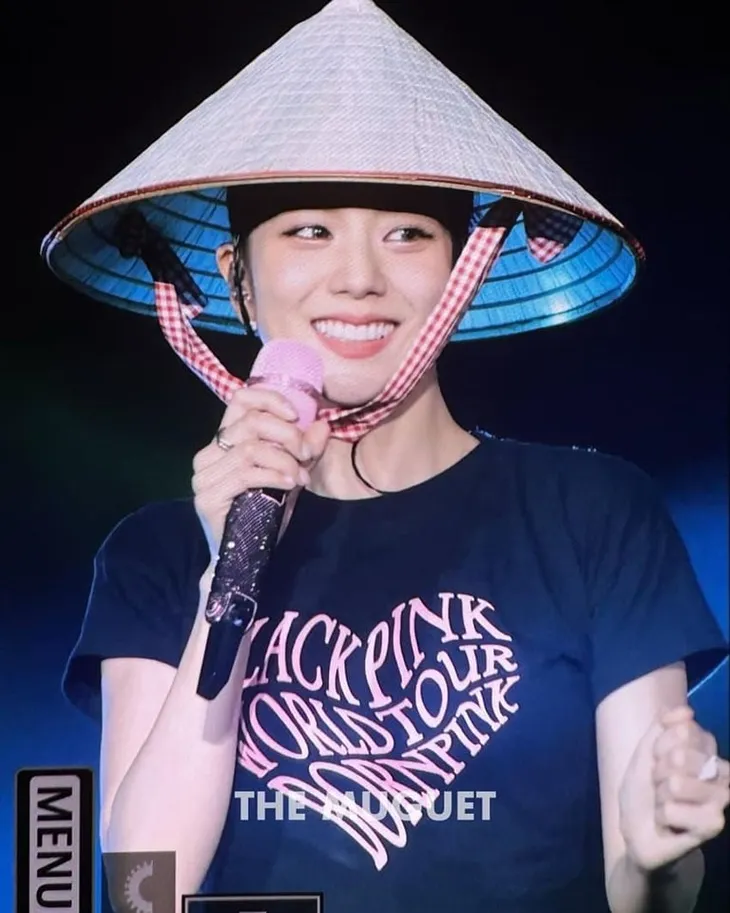 BLACKPINK hẹn ngày gặp lại fan Việt - Ảnh 1. BLACKPINK hẹn ngày gặp lại fan Việt - Ảnh 1.