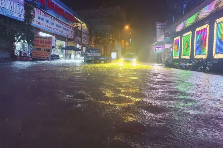 Mưa lớn kéo dài gây ngập úng cục bộ tại Điện Biên - Ảnh 1. Mưa lớn kéo dài gây ngập úng cục bộ tại Điện Biên - Ảnh 1.