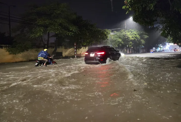 Mưa lớn kéo dài gây ngập úng cục bộ tại Điện Biên - Ảnh 6. Mưa lớn kéo dài gây ngập úng cục bộ tại Điện Biên - Ảnh 6.