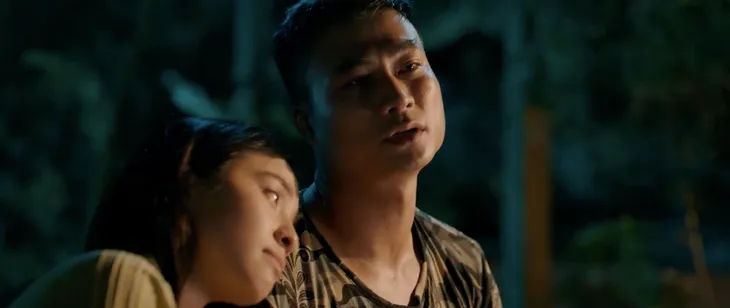 Làng trong phố - Tập 3: Không muốn mang tiếng ăn bám vợ, Hiếu quyết tâm lên thành phố tìm việc - Ảnh 21. Làng trong phố - Tập 3: Không muốn mang tiếng ăn bám vợ, Hiếu quyết tâm lên thành phố tìm việc - Ảnh 21.