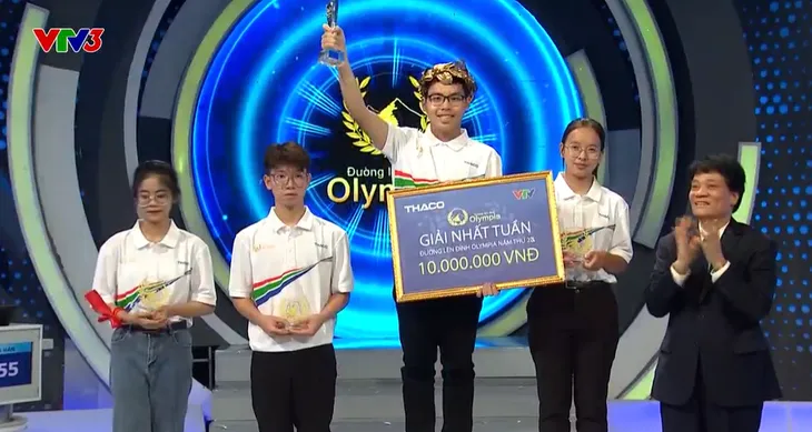 Đường lên đỉnh Olympia 23: Nam sinh Đà Nẵng vượt chướng ngại vật nhanh như gió - Ảnh 2. Đường lên đỉnh Olympia 23: Nam sinh Đà Nẵng vượt chướng ngại vật nhanh như gió - Ảnh 2.