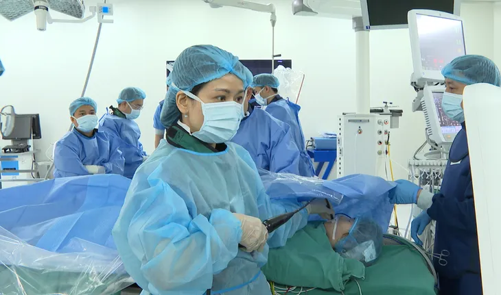 Bít lỗ thông tim phát hiện khi khám tai mũi họng - Ảnh 1. Bít lỗ thông tim phát hiện khi khám tai mũi họng - Ảnh 1.