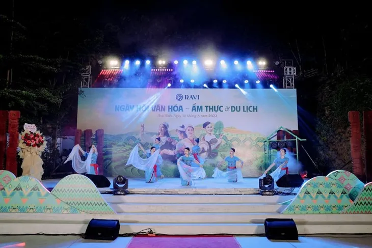 Về miền đất di sản Hoà Bình trải nghiệm Ngày hội văn hóa - ẩm thực và du lịch - Ảnh 1. Về miền đất di sản Hoà Bình trải nghiệm Ngày hội văn hóa - ẩm thực và du lịch - Ảnh 1.