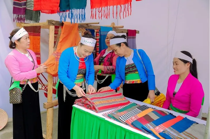Về miền đất di sản Hoà Bình trải nghiệm Ngày hội văn hóa - ẩm thực và du lịch - Ảnh 2. Về miền đất di sản Hoà Bình trải nghiệm Ngày hội văn hóa - ẩm thực và du lịch - Ảnh 2.
