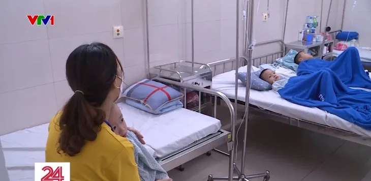 Gia tăng trẻ nhập viện do sốt xuất huyết - Ảnh 1.