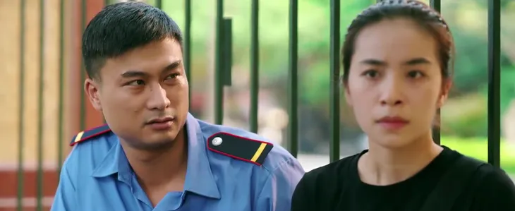 Làng trong phố - Tập 16: Không phải mất tích, Hiếu - Nhung ở nơi không ngờ, Hoài khóc hết nước mắt - Ảnh 4. Làng trong phố - Tập 16: Không phải mất tích, Hiếu - Nhung ở nơi không ngờ, Hoài khóc hết nước mắt - Ảnh 4.