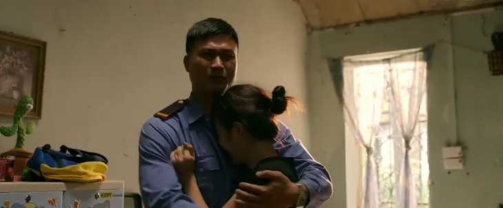 Làng trong phố - Tập 16: Không phải mất tích, Hiếu - Nhung ở nơi không ngờ, Hoài khóc hết nước mắt - Ảnh 9. Làng trong phố - Tập 16: Không phải mất tích, Hiếu - Nhung ở nơi không ngờ, Hoài khóc hết nước mắt - Ảnh 9.