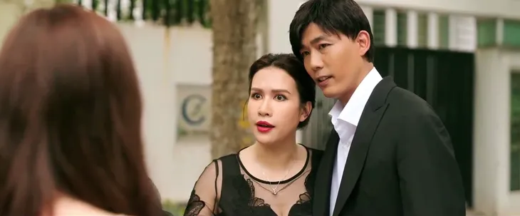 Làng trong phố - Tập 16: Không phải mất tích, Hiếu - Nhung ở nơi không ngờ, Hoài khóc hết nước mắt - Ảnh 13. Làng trong phố - Tập 16: Không phải mất tích, Hiếu - Nhung ở nơi không ngờ, Hoài khóc hết nước mắt - Ảnh 13.