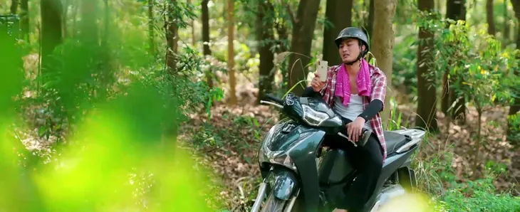 Làng trong phố - Tập 16: Không phải mất tích, Hiếu - Nhung ở nơi không ngờ, Hoài khóc hết nước mắt - Ảnh 15. Làng trong phố - Tập 16: Không phải mất tích, Hiếu - Nhung ở nơi không ngờ, Hoài khóc hết nước mắt - Ảnh 15.