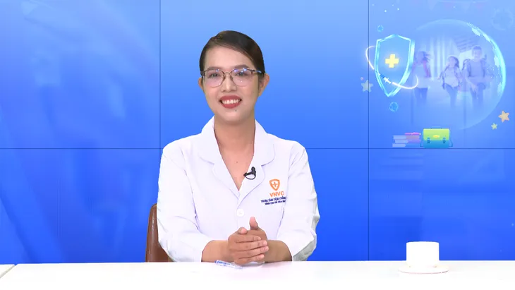 Bảo vệ an toàn sức khỏe cho trẻ đến trường bằng vaccine - Ảnh 1. Bảo vệ an toàn sức khỏe cho trẻ đến trường bằng vaccine - Ảnh 1.