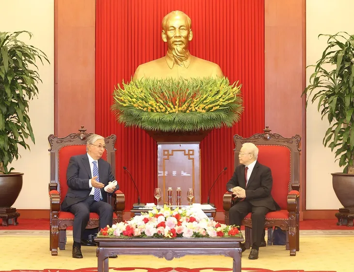 Kết quả chuyến thăm chính thức Việt Nam của Tổng thống Cộng hòa Kazakhstan - Ảnh 2. Kết quả chuyến thăm chính thức Việt Nam của Tổng thống Cộng hòa Kazakhstan - Ảnh 2.