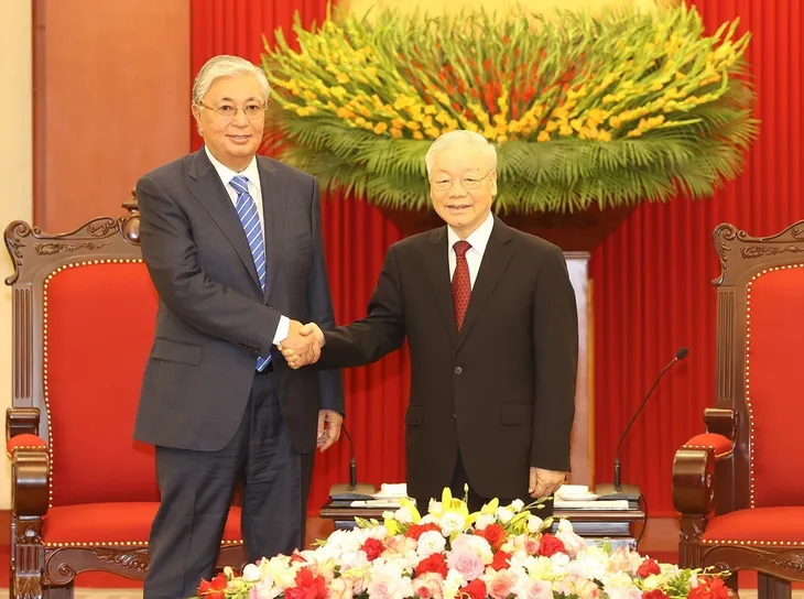 Kazakhstan coi trọng việc thúc đẩy quan hệ giữa các chính đảng với Đảng Cộng sản Việt Nam - Ảnh 1. Kazakhstan coi trọng việc thúc đẩy quan hệ giữa các chính đảng với Đảng Cộng sản Việt Nam - Ảnh 1.