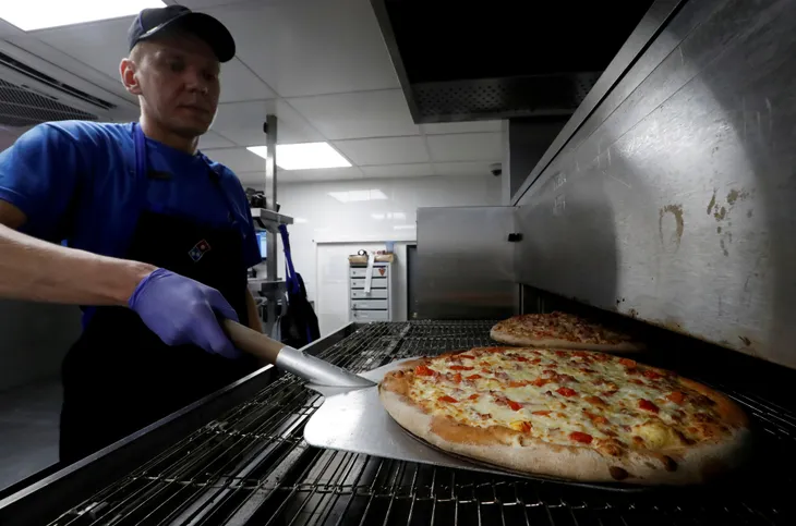 Dominos Pizza nộp đơn xin phá sản ở Nga - Ảnh 1. Dominos Pizza nộp đơn xin phá sản ở Nga - Ảnh 1.
