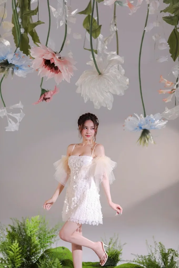 Maya trở lại ca hát sau thời gian dài ở ẩn, Á hậu Phương Nga đón tuổi mới hoành tráng - Ảnh 7. Maya trở lại ca hát sau thời gian dài ở ẩn, Á hậu Phương Nga đón tuổi mới hoành tráng - Ảnh 7.