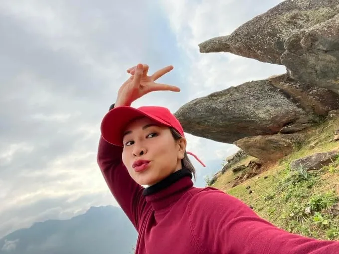 Uyên Linh 13 năm sau Vietnam Idol: Sắc vóc gợi cảm, kín tiếng hậu chia tay - Ảnh 5. Uyên Linh 13 năm sau Vietnam Idol: Sắc vóc gợi cảm, kín tiếng hậu chia tay - Ảnh 5.