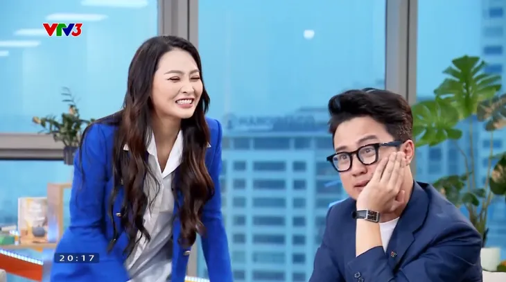 MC Sơn Lâm nhận cú tát điếng người từ MC Mù Tạt - Ảnh 4. MC Sơn Lâm nhận cú tát điếng người từ MC Mù Tạt - Ảnh 4.