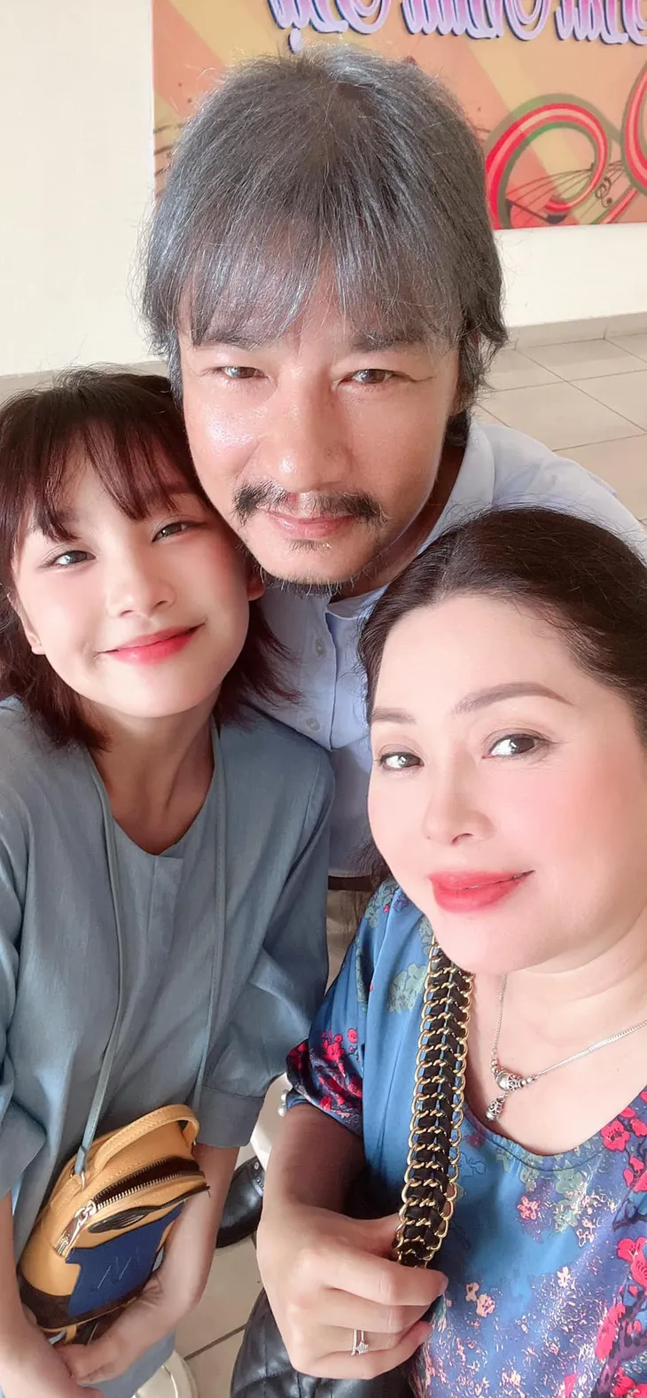 Món quà của cha đóng máy, hé lộ kết phim hoành tráng - Ảnh 9. Món quà của cha đóng máy, hé lộ kết phim hoành tráng - Ảnh 9.