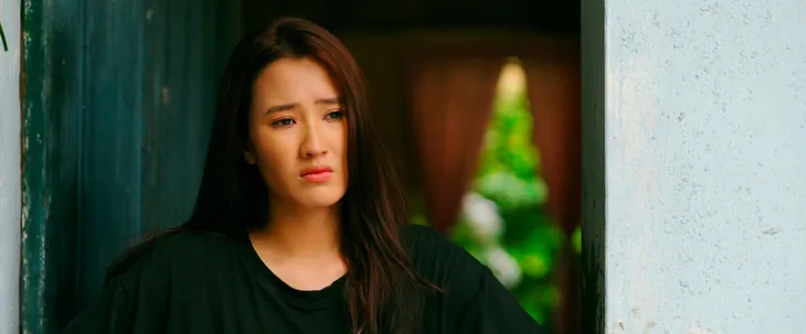Làng trong phố - Tập 17: Chị em xóm trọ vừa nhận cạ cứng, đã quay ngoắt ngày đánh nhau 2 cữ - Ảnh 12. Làng trong phố - Tập 17: Chị em xóm trọ vừa nhận cạ cứng, đã quay ngoắt ngày đánh nhau 2 cữ - Ảnh 12.