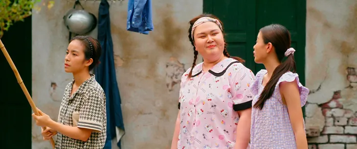 Làng trong phố - Tập 17: Chị em xóm trọ vừa nhận cạ cứng, đã quay ngoắt ngày đánh nhau 2 cữ - Ảnh 11. Làng trong phố - Tập 17: Chị em xóm trọ vừa nhận cạ cứng, đã quay ngoắt ngày đánh nhau 2 cữ - Ảnh 11.