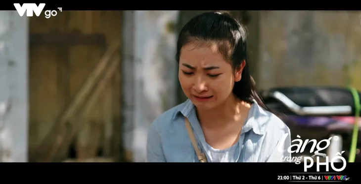 Làng trong phố - Tập 18: Nhung cuỗm tiền của Thoan rồi bỏ trốn? - Ảnh 2. Làng trong phố - Tập 18: Nhung cuỗm tiền của Thoan rồi bỏ trốn? - Ảnh 2.
