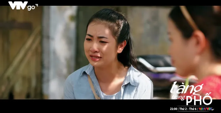 Làng trong phố - Tập 18: Nhung cuỗm tiền của Thoan rồi bỏ trốn? - Ảnh 7. Làng trong phố - Tập 18: Nhung cuỗm tiền của Thoan rồi bỏ trốn? - Ảnh 7.
