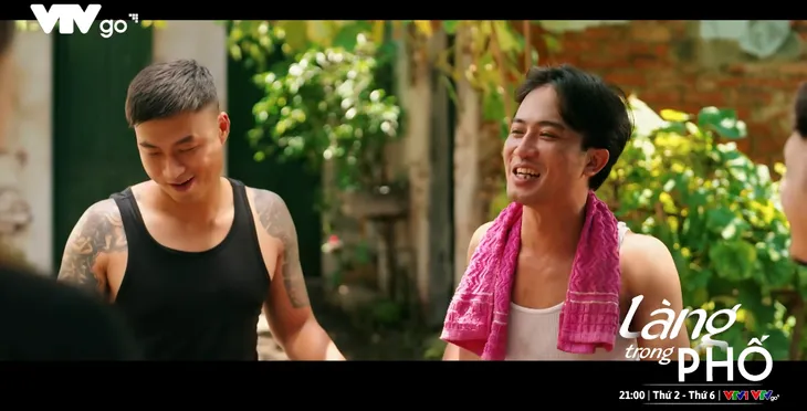Làng trong phố - Tập 18: Mến truyền kinh nghiệm lấy vợ cho anh em xóm trọ - Ảnh 1. Làng trong phố - Tập 18: Mến truyền kinh nghiệm lấy vợ cho anh em xóm trọ - Ảnh 1.