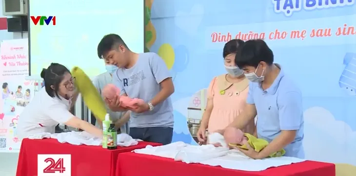 Xu hướng cặp đôi trẻ cùng học lớp tiền sản - Ảnh 2. Xu hướng cặp đôi trẻ cùng học lớp tiền sản - Ảnh 2.