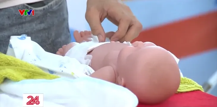 Xu hướng cặp đôi trẻ cùng học lớp tiền sản - Ảnh 4. Xu hướng cặp đôi trẻ cùng học lớp tiền sản - Ảnh 4.