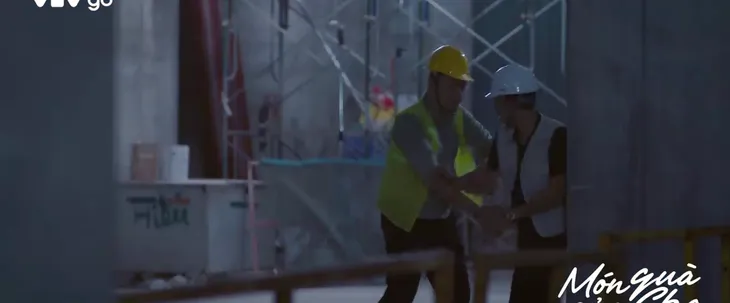 Món quà của cha - Tập 18: Nghĩa bắt quả tang đồng nghiệp ăn cắp vật liệu - Ảnh 3. Món quà của cha - Tập 18: Nghĩa bắt quả tang đồng nghiệp ăn cắp vật liệu - Ảnh 3.