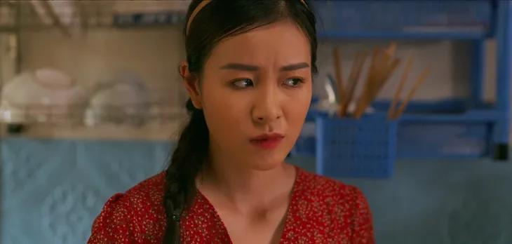Làng trong phố - Tập 19: Ông Ẩn trộm tiền Thoan đi cúng bái - Ảnh 6. Làng trong phố - Tập 19: Ông Ẩn trộm tiền Thoan đi cúng bái - Ảnh 6.