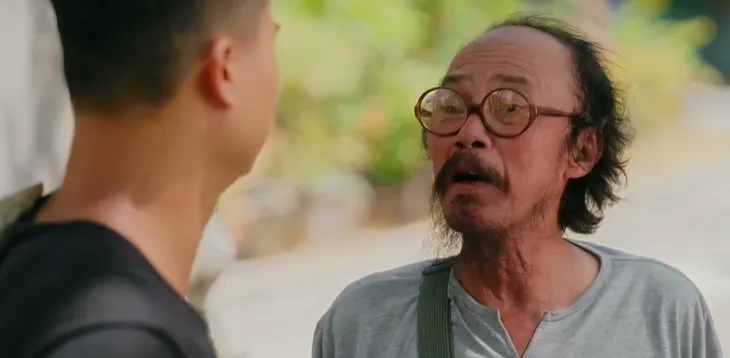Làng trong phố - Tập 19: Ông Ẩn trộm tiền Thoan đi cúng bái - Ảnh 12. Làng trong phố - Tập 19: Ông Ẩn trộm tiền Thoan đi cúng bái - Ảnh 12.