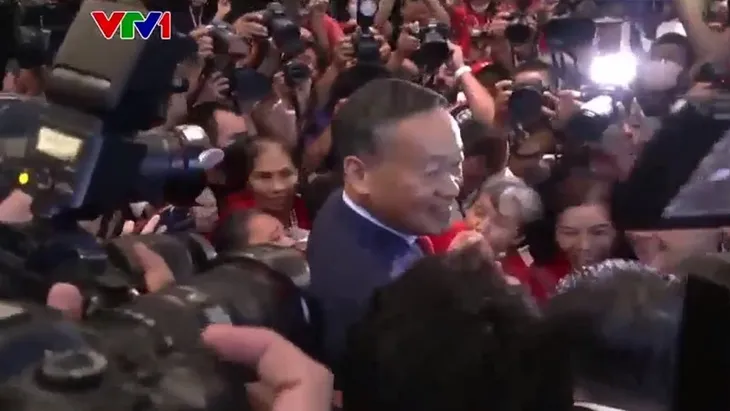 Tân Thủ tướng Thái Lan kêu gọi người dân đoàn kết đưa đất nước phát triển - Ảnh 2. Tân Thủ tướng Thái Lan kêu gọi người dân đoàn kết đưa đất nước phát triển - Ảnh 2.