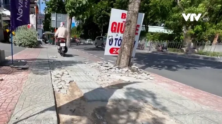 Thu phí sử dụng vỉa hè: Cần có quy hoạch rõ ràng và minh bạch trong thực hiện - Ảnh 3. Thu phí sử dụng vỉa hè: Cần có quy hoạch rõ ràng và minh bạch trong thực hiện - Ảnh 3.
