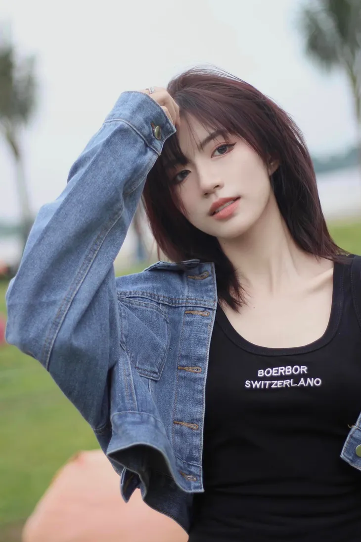 Ngọc Huyền khoe tóc mới cá tính hậu Món quà của cha - Ảnh 1. Ngọc Huyền khoe tóc mới cá tính hậu Món quà của cha - Ảnh 1.