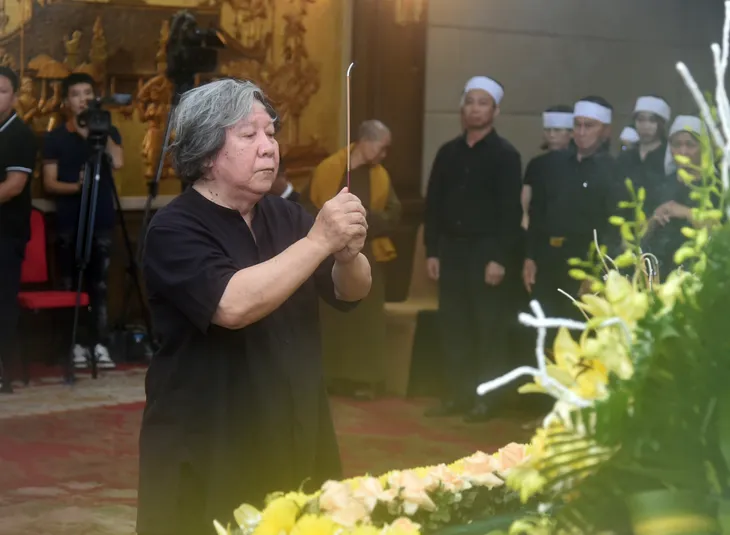 Xúc động tiễn biệt Phó Thủ tướng Lê Văn Thành - Ảnh 5. Xúc động tiễn biệt Phó Thủ tướng Lê Văn Thành - Ảnh 5.