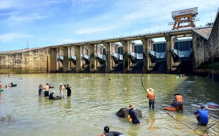 Hồ thủy điện Trị An kết thúc xả nước từ chiều 25/8 - Ảnh 1. Hồ thủy điện Trị An kết thúc xả nước từ chiều 25/8 - Ảnh 1.