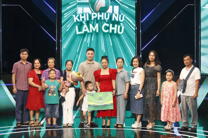 Khi phụ nữ làm chủ: Người tái chế quần jeans thắng giải 100 triệu đồng - Ảnh 18. Khi phụ nữ làm chủ: Người tái chế quần jeans thắng giải 100 triệu đồng - Ảnh 18.