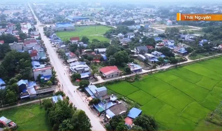 Sập trần nhà trong khu quy hoạch treo 26 năm - Ảnh 4. Sập trần nhà trong khu quy hoạch treo 26 năm - Ảnh 4.