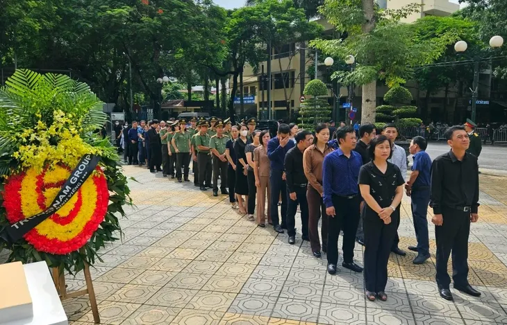Xúc động tiễn biệt Phó Thủ tướng Lê Văn Thành - Ảnh 18. Xúc động tiễn biệt Phó Thủ tướng Lê Văn Thành - Ảnh 18.