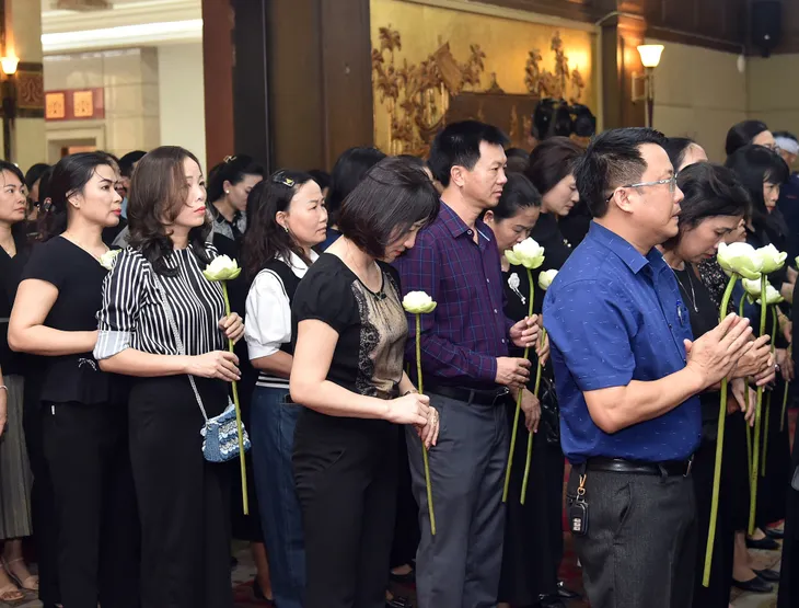 Xúc động tiễn biệt Phó Thủ tướng Lê Văn Thành - Ảnh 10. Xúc động tiễn biệt Phó Thủ tướng Lê Văn Thành - Ảnh 10.