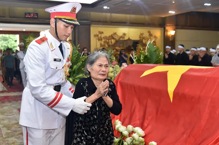 Xúc động tiễn biệt Phó Thủ tướng Lê Văn Thành - Ảnh 16. Xúc động tiễn biệt Phó Thủ tướng Lê Văn Thành - Ảnh 16.